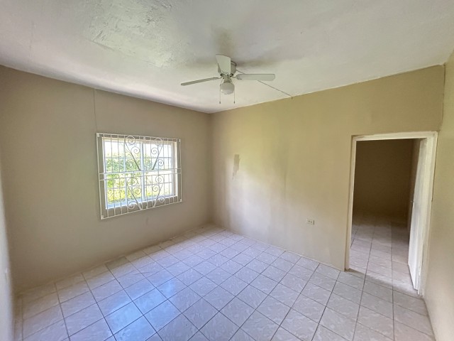 House For Sale in Santa Cruz, St. Elizabeth Jamaica | [8]