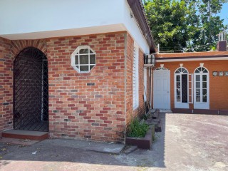 Flat For Rent in MONA, Kingston / St. Andrew Jamaica | [8]