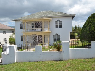 House For Sale in Ridgeview Crescent  Santa Cruz, St. Elizabeth Jamaica | [13]