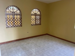 Flat For Rent in MONA, Kingston / St. Andrew Jamaica | [5]