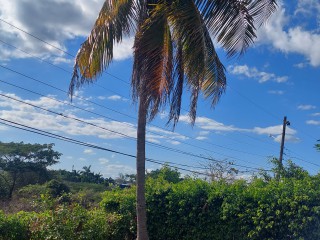 4 bed House For Sale in Trenton Road, Clarendon, Jamaica