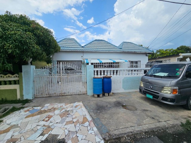 5 bed House For Sale - PORTMORE, St. Catherine, Jamaica