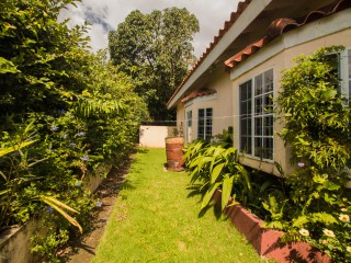 House For Sale in Cherry Gardens, Kingston / St. Andrew Jamaica | [10]