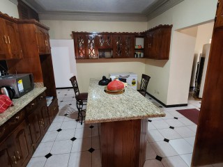 6 bed House For Sale in Johnson Hill Hellshire, St. Catherine, Jamaica