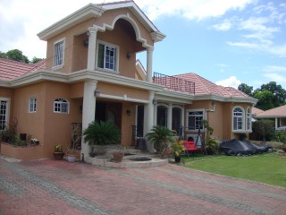 8 bed House For Sale in Kingston 19, Kingston / St. Andrew, Jamaica