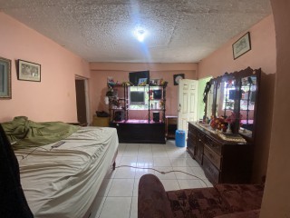 9 bed House For Sale in Melrose Mews Mandeville, Manchester, Jamaica