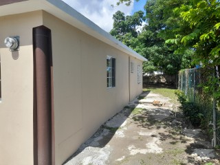 4 bed House For Sale in Ensom City Spanish Town, St. Catherine, Jamaica