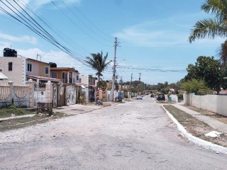 Townhouse For Sale in ENSOM GREEN, St. Catherine Jamaica | [7]