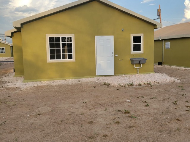 House For Sale in Phoenix Park Village 2, St. Catherine Jamaica | [1]