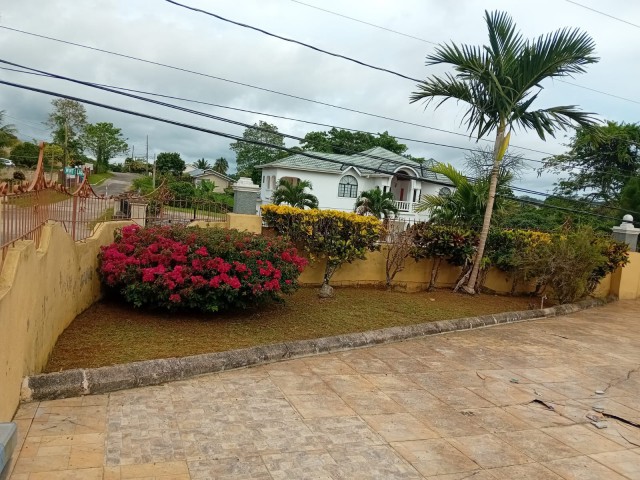 House For Sale in Brumalia, Manchester Jamaica | [4]