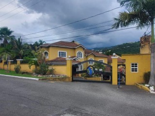 3 bed Townhouse For Sale in Birdsucker Heights, Kingston / St. Andrew, Jamaica