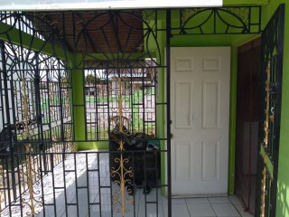 House For Sale in Innswood Village, St. Catherine Jamaica | [1]
