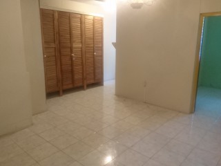 House For Sale in Ziadie Gardens, Kingston / St. Andrew Jamaica | [9]