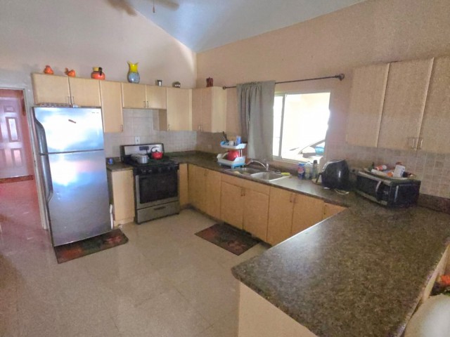House For Sale in Caribbean Estate, St. Catherine Jamaica | [5]