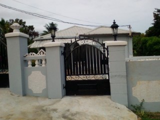 House For Rent in Linstead, St. Catherine Jamaica | [12]